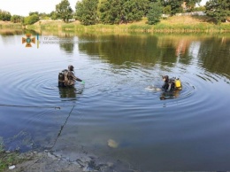 В харьковском озере утонул 12-летний мальчик: его тело со дна подняли водолазы, - ФОТО