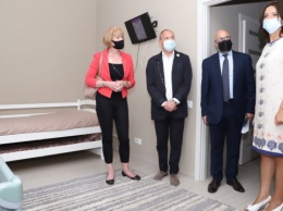 Министр европейского соседства Британии посетила комнаты кризисного реагирования в Киеве