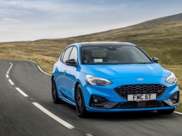 Ford представил обновленную версию хэтчбека Focus ST