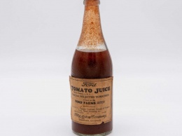 Бутылка томатного сока от Ford, которой 83 года: она уйдет с аукциона