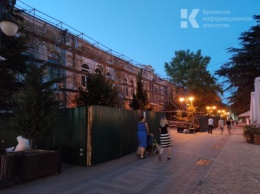 В Симферополе открыли для пешеходов участок улицы Пушкина возле филармонии