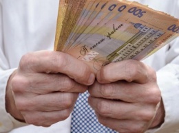 Средняя зарплата в Украине в июле подросла на 32 грн