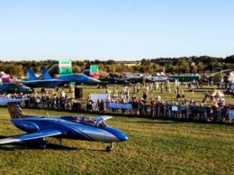 На аэродроме «Коротич» проходит авиационный фестиваль