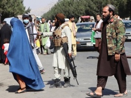США призвали американцев срочно покинуть район аэропорта Кабула
