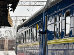 В Запорожье сошли с рельсов поезда - УЗ сообщила о задержках рейсов