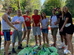 Киевские студенты присоединились к экологической акции "Содержим водоемы Украины чистыми"