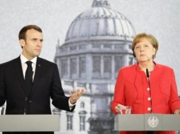 Меркель и Макрон обсудили ситуацию в Афганистане