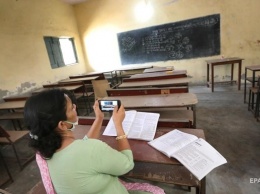 В Индии закрывают школы из-за вспышки неизвестной лихорадки