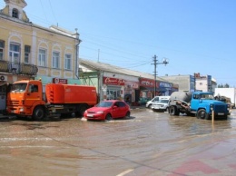 Из-за порыва водовода центр Керчи подтопило