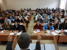 В Украине повышают стипендии студентам