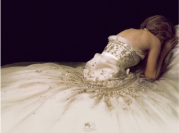 Как создавалось платье Chanel с постера фильма "Спенсер. Тайна принцессы Дианы"