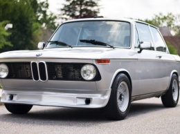 55-летний BMW 2002 с тюнингом продают в США
