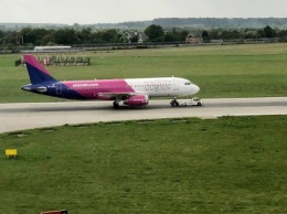 Во Львове совершил аварийную посадку самолет Wizz Air
