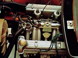 Названа причина установки двигателя под наклоном в автомобилях Saab