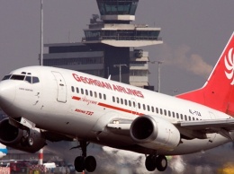 В Тбилиси самолет совершил экстренную посадку