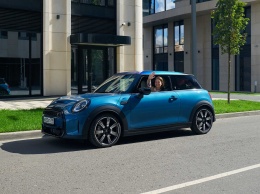 MINI Россия объявляет 26 августа Днем Приветствия MINI