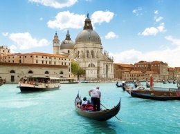 Налог, турникеты и специальное электронное приложение: что ждет туристов в Венеции со следующего года