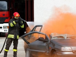 В Кривом Роге на улице Украинская загорелся автомобиль