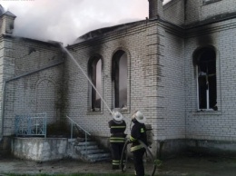 В Киевской области дотла сгорела церковь (ФОТО)