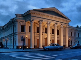 Реконструкция драмтеатра в Николаеве: Департамент капстроительства отклонил всех трех участников тендера и объявил новый