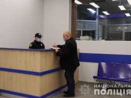Ресепшен и детский уголок: у харьковской полиции появился фронт-офис (фото, видео)