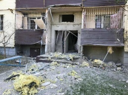 Обстрел Трехизбенки: повреждены многоэтажки, - ФОТО