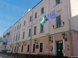 Год жизни в посольстве Швеции. Как два белоруса спасаются от преследования