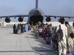 Из Кабула вылетел первый коммерческий рейс, на борту есть украинцы