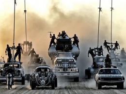 Автомобили из фильма "Безумный Макс: Дорога ярости" выставили на аукцион