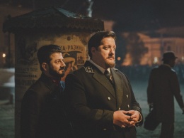 Михаил Галустян сосет кровь в трейлере комедии «Дракулов»