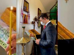 Тищенко поставил свечку за здоровье Лероса (ФОТО)