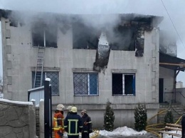 "Участок отобрать, здание снести": как продвигается дело о сгоревшем доме престарелых в Харькове