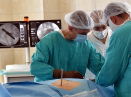 Крымские нейрохирурги впервые провели эндоскопическую операцию при спинальной патологии