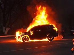 На Луганщине правоохранители установили личности поджигателей авто