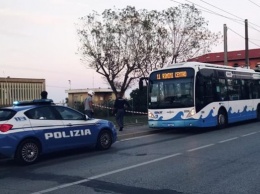 Мужчина с ножом ранил пятерых человек в Италии