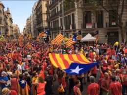 В Каталонии состоялись многотысячные акции за независимость