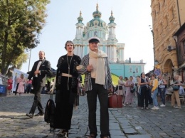 Андреевский спуск отмечает свой День рождения фестивалем уличного искусства