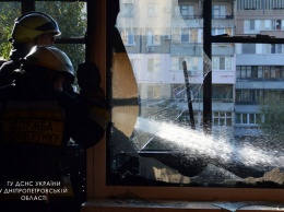В Днепре на Решетиловской горел балкон квартиры: огонь перекинулся еще на три этажа