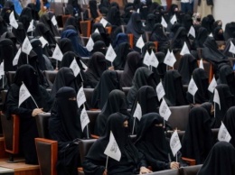 Талибы разрешат афганским женщинам учиться в университетах, но с ограничениями