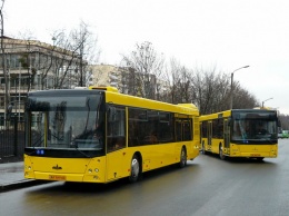 В киевских автобусах остановки будут объявлять на английском языке