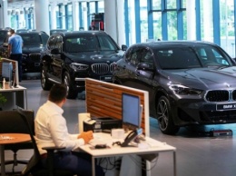 Mercedes и BMW искусственно создадут дефицит для сохранения высоких цен - СМИ