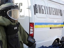Киевским полицейским поступило сообщение о минировании учебного заведения в Подольском районе столицы