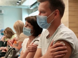 «В Харькове ни один вакцинированный человек не умер от коронавируса», - горсовет