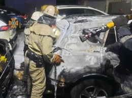 В Харькове на стоянке горели шесть автомобилей