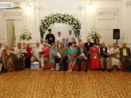В честь Дня города мэр Херсона Игорь Колыхаев поздравил супружеские пары, прожившие в браке 50 и более лет