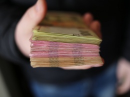 Правительство в следующем году планирует повысить "минималку" в октябре на 200 гривен