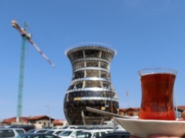 В столице «чайной» провинции Турции строят 29-метровый стакан - бардак