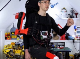 Инженер создал "умную" роборуку: она умеет думать и двигаться самостоятельно