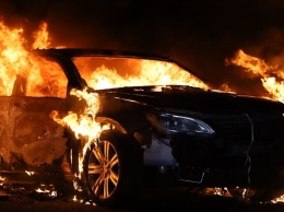Пожар уничтожил 40 автомобилей: их должны были продать (фото и видео)
