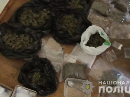 В Одессе в квартире у наркодилера обнаружили более пяти килограммов наркотиков